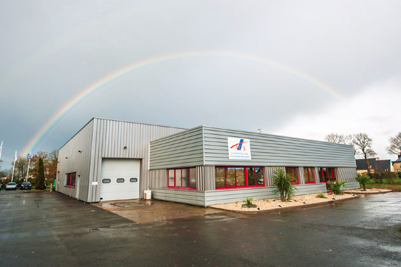Reportage photographique de 2 jours sur les activités industrielles de Resoelec dans ses filiales SATI, Promocab, et ACS situées en Bretagne