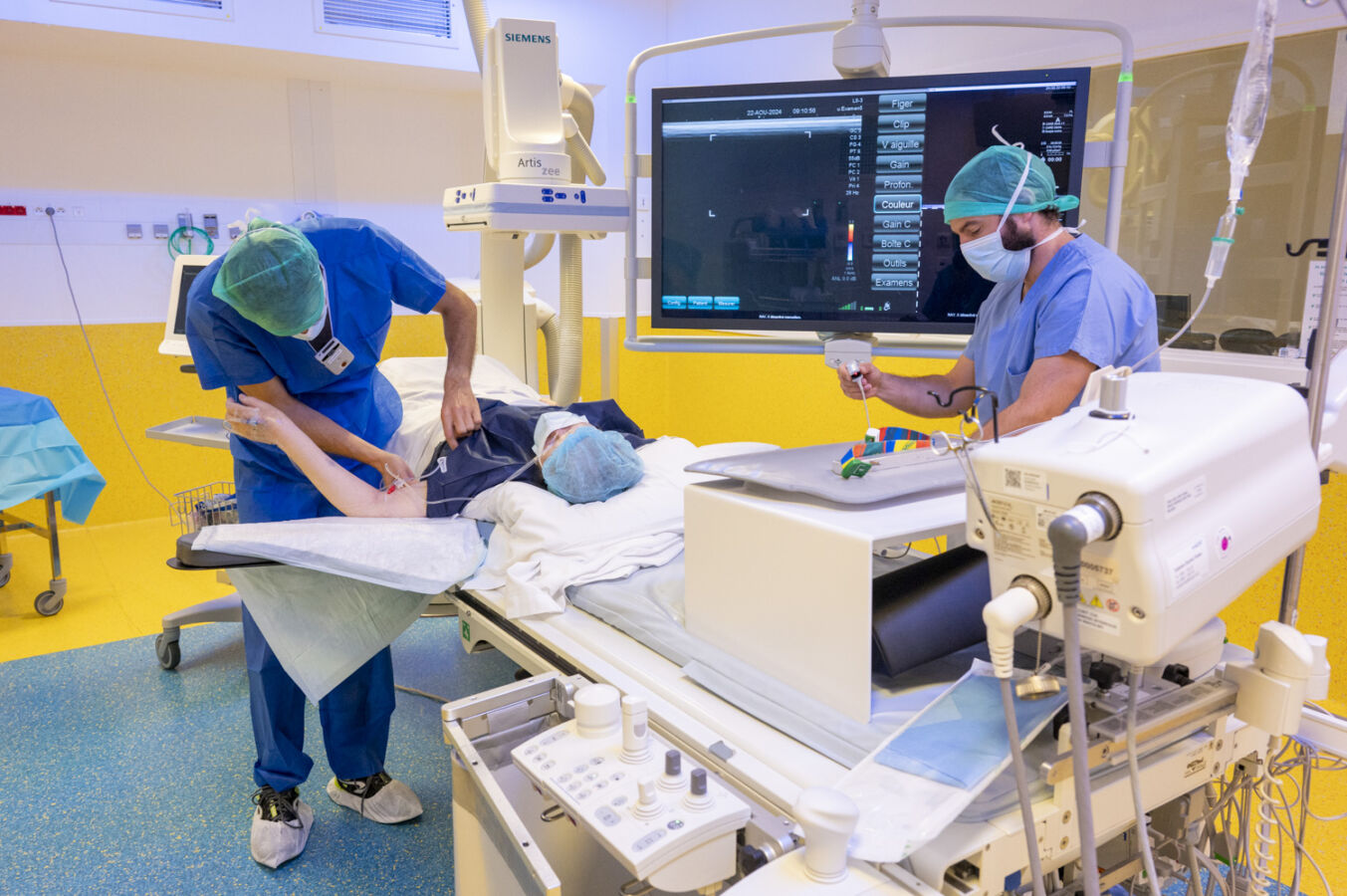 Centre Eugène Marquis. Hopital à Rennes spécialisé dans la lutte contre le cancer. Salle de radiologie interventionnelle