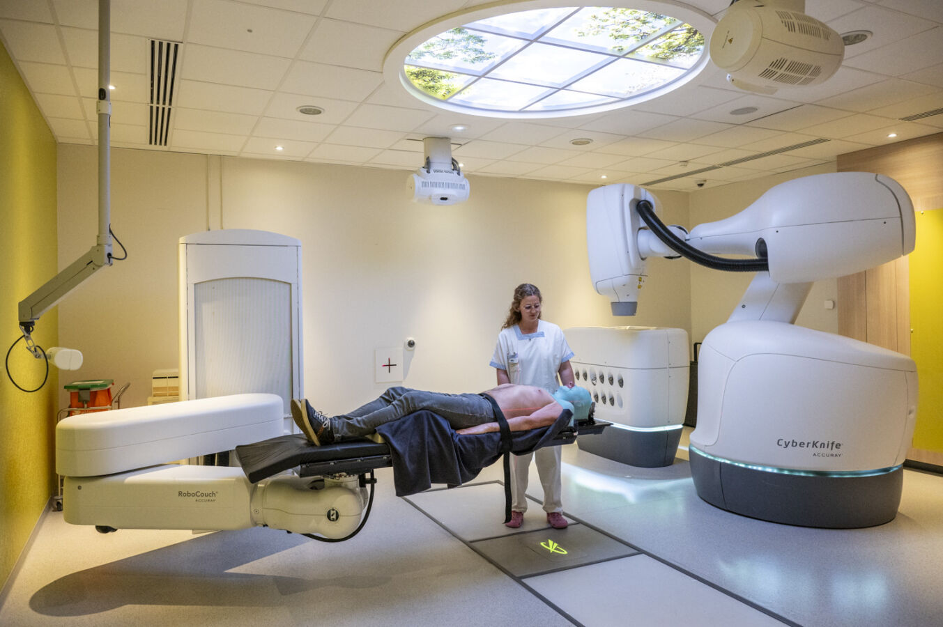 Centre Eugène Marquis. Hopital à Rennes spécialisé dans la lutte contre le cancer. Service de radiothérapie. Accélérateur linéaire Cyberknife