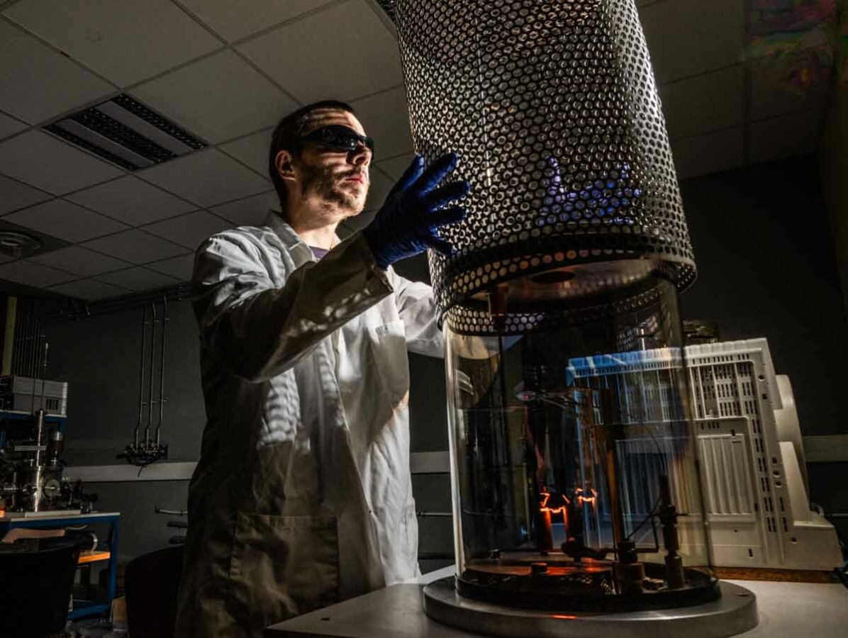 Reportage photographique sur la recherche scientifique dans les laboratoires de l'institut XLIM à Limoges

XLIM Limoges Laborie, RFE, PLATINOM