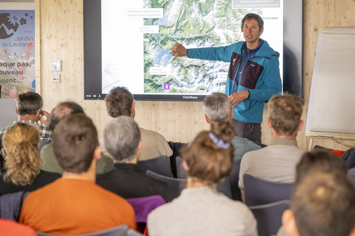 Photographies des journées Terra Forma rassemblant les scientifiques du projet à l'observatoire du Col du Lautaret